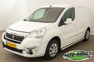 krockskadad bil bedrijf Peugeot Partner 1.6 BlueHDi Automaat Clima 100 L1 Premium Pack S&S 2017/12
