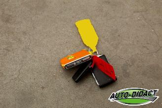 Volvo V-60 2.0 B4 Motor schade Autom Clima Navi Leder R-Design picture 28