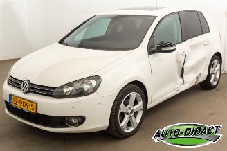 krockskadad bil auto Volkswagen Golf 2.0 TDI Automaat Clima Navi Leder Highline 2011/10