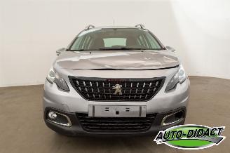 skadebil auto Peugeot 2008 1.2 Airco Navi 78.059 km 2018/10