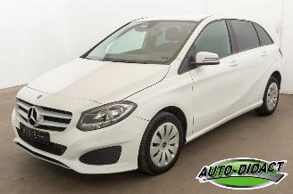 Vaurioauto  passenger cars Mercedes B-klasse B220 Automaat Airco Navi 2019/3
