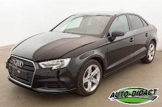 krockskadad bil auto Audi A3 1.4 TFSI Automaat Clima Navi CoD Design Pro Line 2017/5