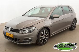 skadebil auto Volkswagen Golf 1.0 TSI Automaat Clima Navi Camera Connected Series 2017/1
