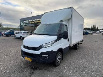 skadebil bedrijf Iveco Daily 2.3 375 35S14 Clima Laadklep 2017/11