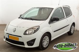 krockskadad bil auto Renault Twingo 1.5 dCi Airco Collection 2011/7