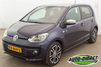 Voiture accidenté Volkswagen Up! 1.0 high up! 71.052 km Navi Airco BlueMotion 2015/11