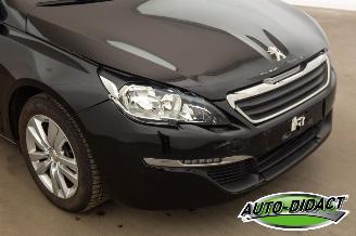 Peugeot 308 1.2 Clima Navi picture 32