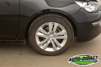 Peugeot 308 1.2 Clima Navi picture 38