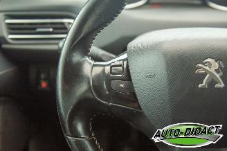 Peugeot 308 1.2 Clima Navi picture 13