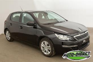 Peugeot 308 1.2 Clima Navi picture 2