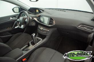 Peugeot 308 1.2 Clima Navi picture 17