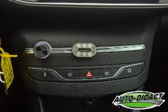 Peugeot 308 1.2 Clima Navi picture 9