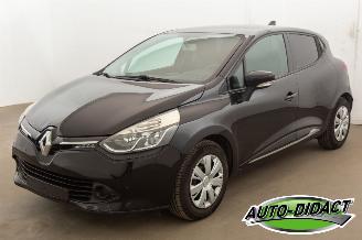 Unfallwagen Renault Clio 1.2 Airco Navi 2014/8