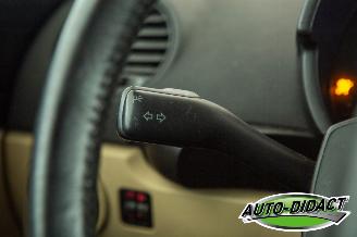 Volkswagen New-beetle 2.0 Cabriolet Highline Airco picture 12