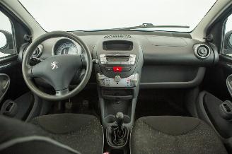 Peugeot 107 1.0-12V XS picture 18
