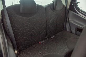 Peugeot 107 1.0-12V XS picture 17