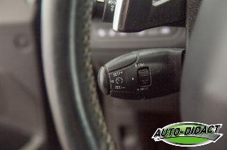 Peugeot 2008 1.2 PureTech Automaat Pano Clima Navi  Blue Lease Executive picture 17