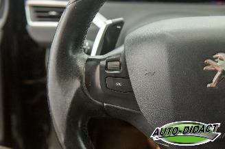 Peugeot 2008 1.2 PureTech Automaat Pano Clima Navi  Blue Lease Executive picture 15