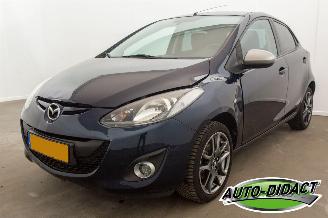 damaged passenger cars Mazda 2 1.3 Airco Silver Edition 2014/9