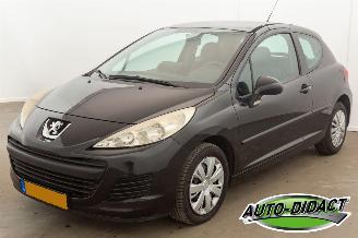 škoda osobní automobily Peugeot 207 1.4 VTi X-line Airco 2010/2