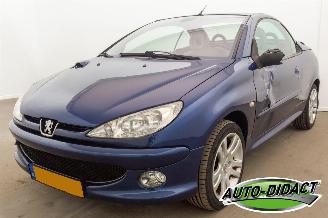 krockskadad bil auto Peugeot 206 CC 2.0-16V Clima Leder 2004/6