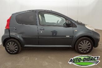 Peugeot 107 1.0-12V Airco Millesim 200 picture 32