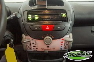 Peugeot 107 1.0-12V Airco Millesim 200 picture 9