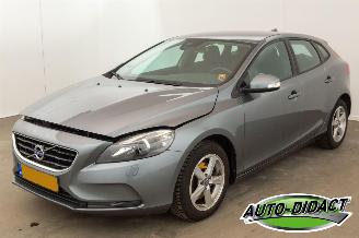 Auto incidentate Volvo V-40 1.6 T2 Clima Navi MOTORSCHADE Kinetic 2014/10