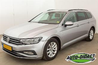 damaged passenger cars Volkswagen Passat 1.5 TSI Automaat Clima Navi Comfort Business 2019/10