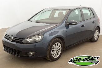 damaged passenger cars Volkswagen Golf 1.6 TDI BlueMotion Clima Navi 2012/6