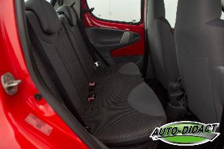 Peugeot 107 1.0-12V XS picture 18