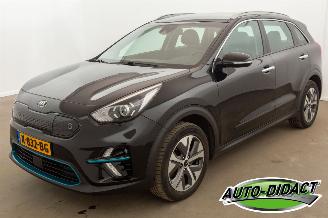 Schadeauto Kia e-Niro DynamicLine 64 kWh Camera Clima Navi 2020/12