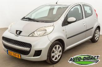 Damaged car Peugeot 107 1.0-12V 102.196 km Airco Sublime 2009/9