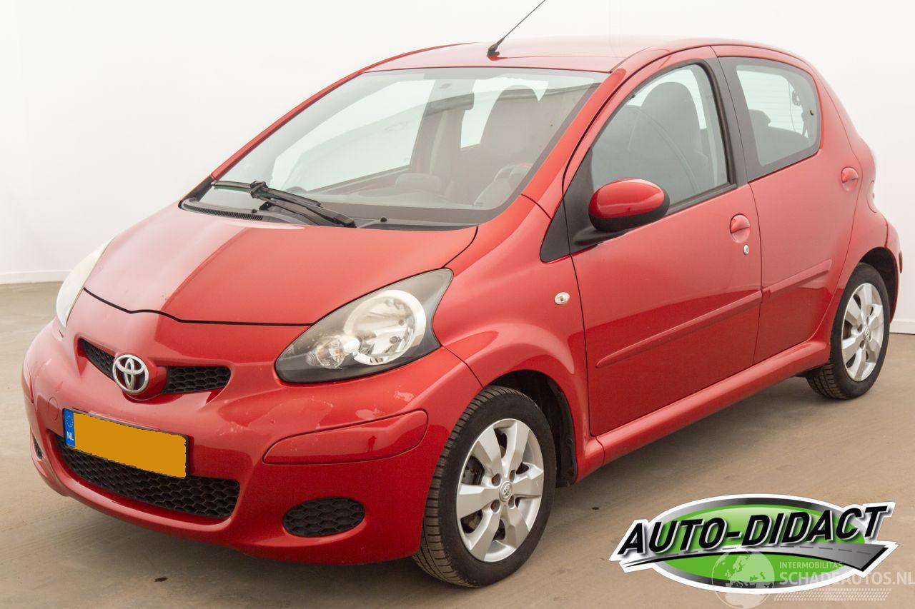 Toyota Aygo 1.0-12V Automaat Airco Aspiration Red Navigator