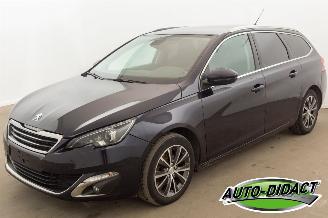 Vaurioauto  passenger cars Peugeot 308 1.6 HDI Automaat Clima Navi Féline 2016/10
