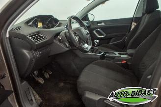 Peugeot 308 SW 1.6 HDI Allure Pano Camera navi picture 26