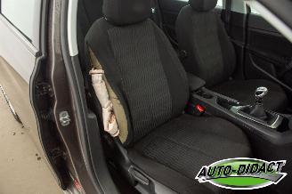 Peugeot 308 SW 1.6 HDI Allure Pano Camera navi picture 22