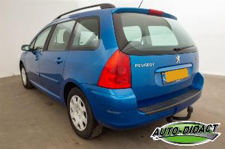Peugeot 307 Break 2.0-16V Clima Premium picture 3