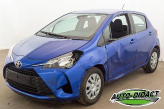 skadebil auto Toyota Yaris 1.5 Airco Y-oung 2017/10