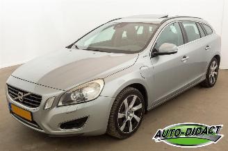 skadebil auto Volvo V-60 2.4 D6 AWD Automaat Elek Dak Navi Camera Plug-In Hybrid Pure Limited 2013/6