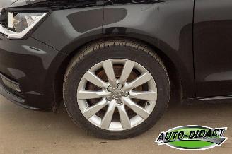 Audi A1 1.6 TDI Airco Pano Ambition picture 30