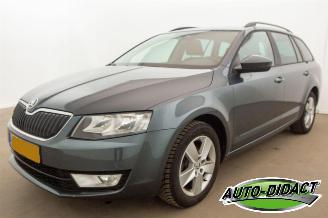 Voiture accidenté Skoda Octavia 1.2 TSI Clima Navi Greentech Ambition Businessline 2014/11