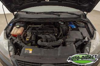 Ford Focus 1.6 Clima Navi Titanium picture 31