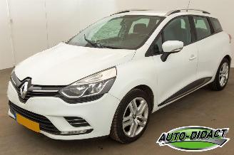 Damaged car Renault Clio 0.9 TCe Airco Navi Zen 2018/1