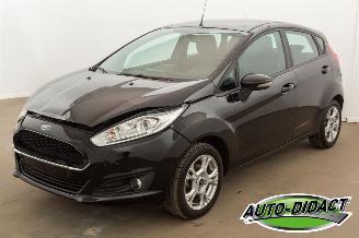 Damaged car Ford Fiesta 1.0 Airco Navi Style Ultimate 2017/1