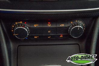 Mercedes A-klasse 180 Automaat Pano Navi 90.485 km NAP Ambition picture 9