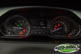 Peugeot 2008 1.2 Clima Navi 79.211 km Access picture 6