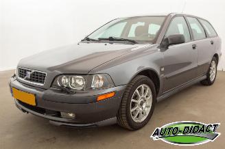 Unfallwagen Volvo V-40 1.8 Airco 2002/11