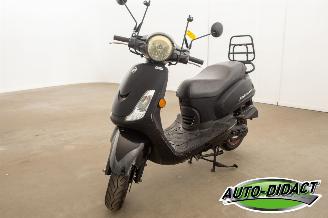 skadebil bromfiets Sym Fiddle II 18.767 km 2020/1