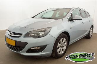 Voiture accidenté Opel Astra Sports Tourer 1.4 Turbo Clima 2015/5